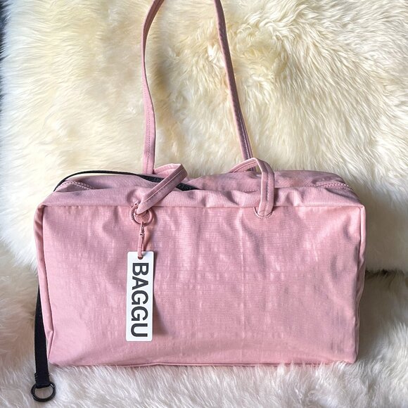 BAGGU Handbags - NWT Baggu Medium Nylon Bowler Bag - Rose Tan